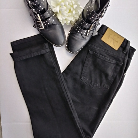 Calvin Klein Denim - CK High Wasted Mom Jeans 90's grunge